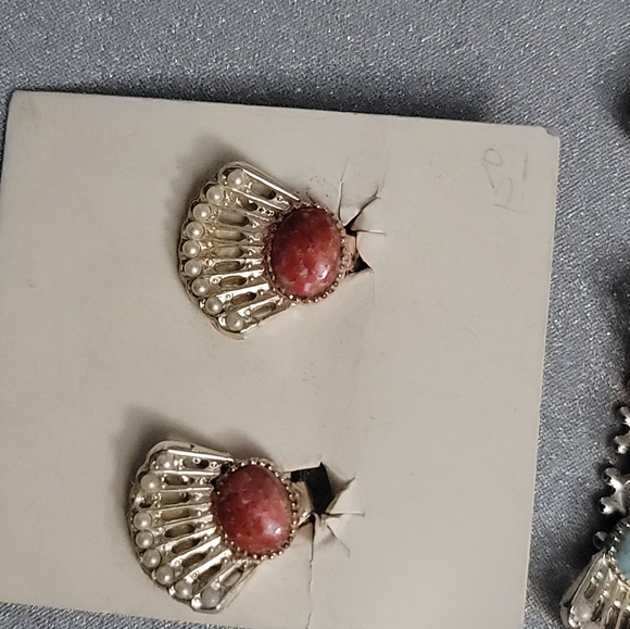 Absolutely stunning Vintage Bracelet with Clip on earrings - Picture 9 of 9